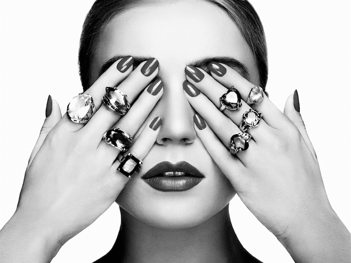 Wearing Jewelry - The Do's and Don'ts Wearing Jewelry - The Do's and Don'ts